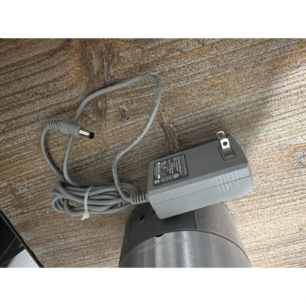 Williams Sonoma Smart Tools Bluetooth Speaker & ipad iphone Stand